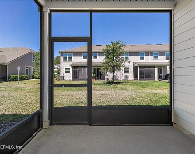526 Richmond Drive - Photo Thumbnail 14