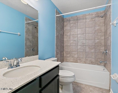 526 Richmond Drive - Photo Thumbnail 8