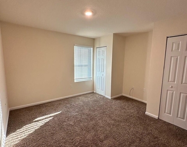 199 Scotch Pebble Drive - Photo Thumbnail 8