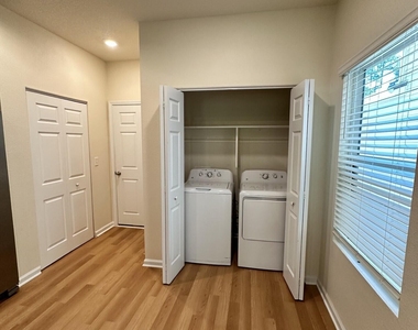 199 Scotch Pebble Drive - Photo Thumbnail 26