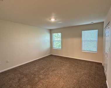 199 Scotch Pebble Drive - Photo Thumbnail 7