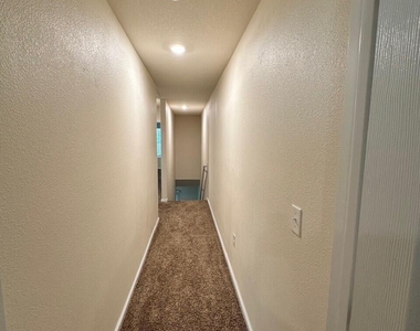 199 Scotch Pebble Drive - Photo Thumbnail 5
