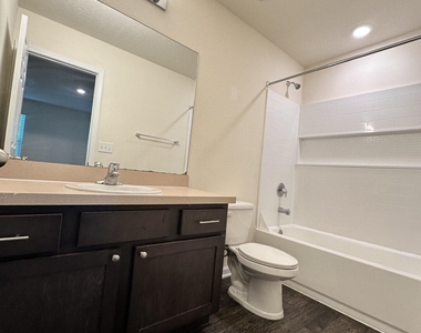 199 Scotch Pebble Drive - Photo Thumbnail 4