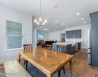 281 Pine Grove Point - Photo Thumbnail 8