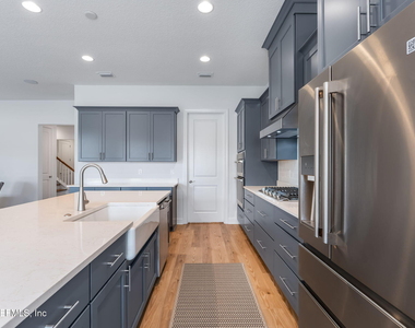 281 Pine Grove Point - Photo Thumbnail 7