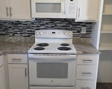 7816 Catawba Drive - Photo Thumbnail 7