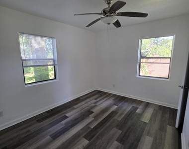 7816 Catawba Drive - Photo Thumbnail 13