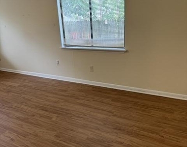 6828 Coralberry Lane S - Photo Thumbnail 4