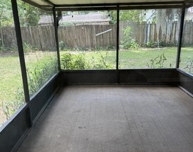6828 Coralberry Lane S - Photo Thumbnail 6