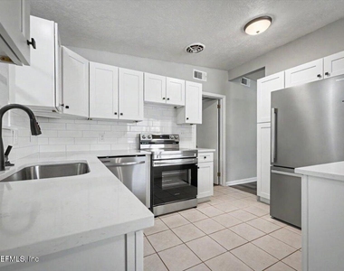 7010 Arques Road - Photo Thumbnail 16