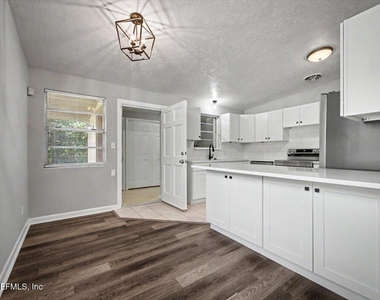 7010 Arques Road - Photo Thumbnail 14