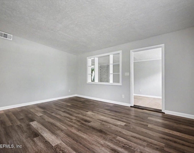 7010 Arques Road - Photo Thumbnail 13