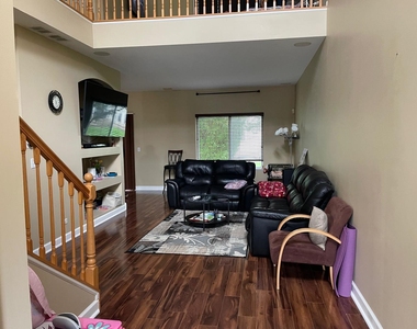 2277 Stoughton Drive - Photo Thumbnail 3