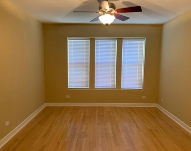 7406 N Damen Avenue - Photo Thumbnail 8