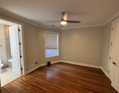 4003 S Calumet Avenue - Photo Thumbnail 13