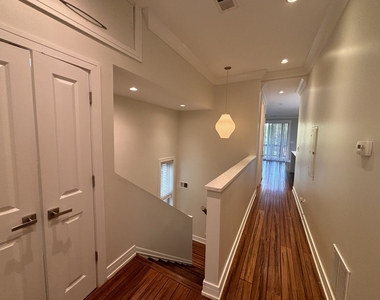 4003 S Calumet Avenue - Photo Thumbnail 11