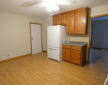 515 Freeman Avenue - Photo Thumbnail 5