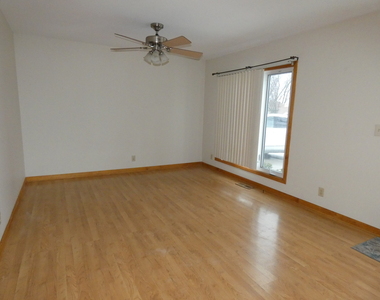 515 Freeman Avenue - Photo Thumbnail 8