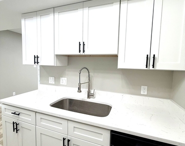 2338 Carnation Drive - Photo Thumbnail 4