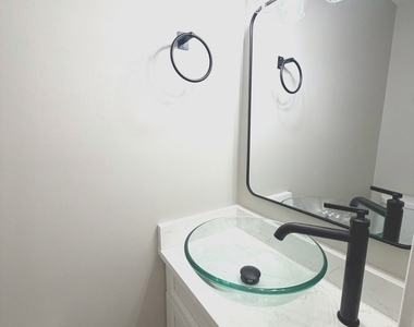 2338 Carnation Drive - Photo Thumbnail 5