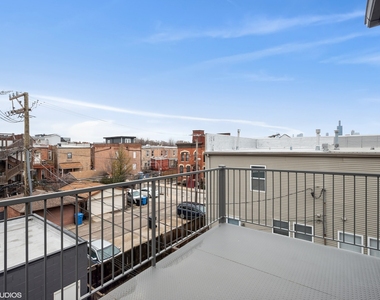 2246 W Jackson Boulevard - Photo Thumbnail 9