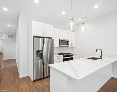 2246 W Jackson Boulevard - Photo Thumbnail 5