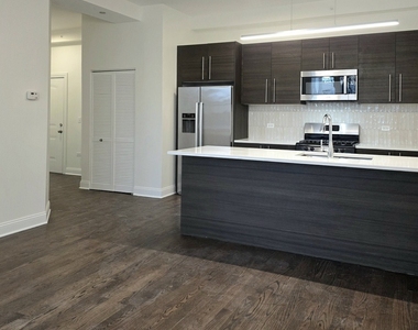 1537 N Orleans Avenue - Photo Thumbnail 1