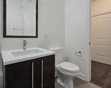 1537 N Orleans Avenue - Photo Thumbnail 10