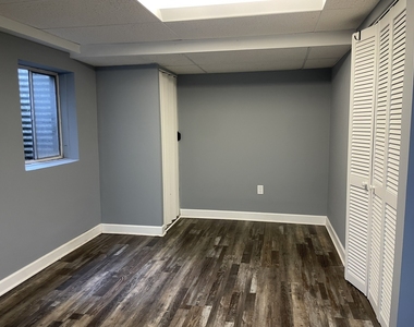 462 Village Creek Drive - Photo Thumbnail 13