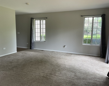 462 Village Creek Drive - Photo Thumbnail 5