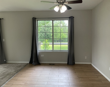 462 Village Creek Drive - Photo Thumbnail 4