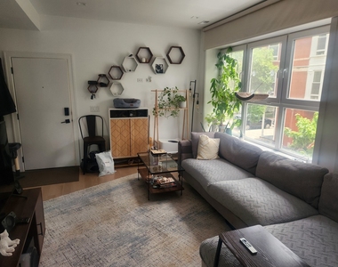2202 W Race Avenue - Photo Thumbnail 3