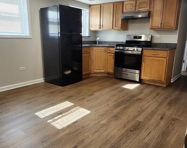 4825 W Bloomingdale Avenue - Photo Thumbnail 2