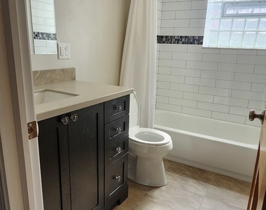 4825 W Bloomingdale Avenue - Photo Thumbnail 13