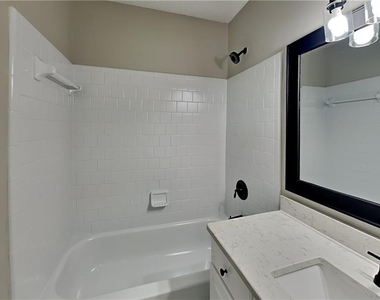 3705 Patterstone Drive - Photo Thumbnail 16