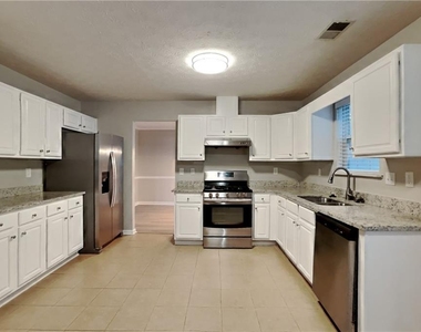 610 Wildberry Trace - Photo Thumbnail 3