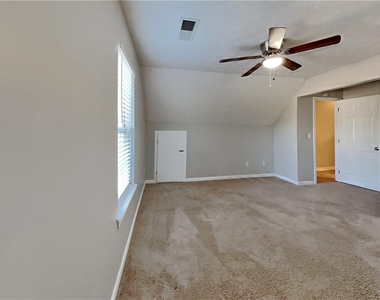 610 Wildberry Trace - Photo Thumbnail 10
