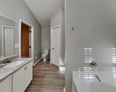 610 Wildberry Trace - Photo Thumbnail 7