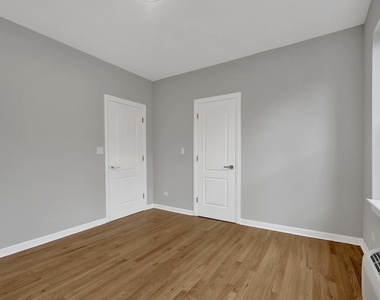 2456 N Hamlin Avenue - Photo Thumbnail 15