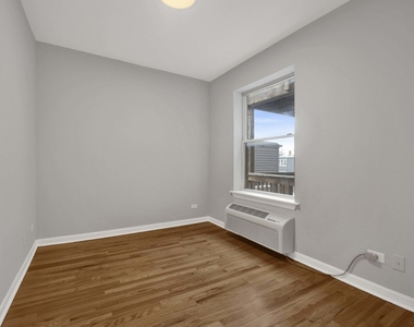 2456 N Hamlin Avenue - Photo Thumbnail 14