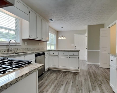 70 Leighs Grove Way - Photo Thumbnail 5