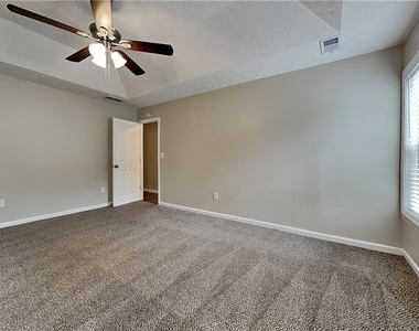 70 Leighs Grove Way - Photo Thumbnail 7