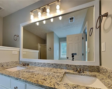 70 Leighs Grove Way - Photo Thumbnail 9