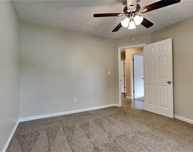 70 Leighs Grove Way - Photo Thumbnail 11
