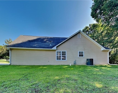 70 Leighs Grove Way - Photo Thumbnail 16