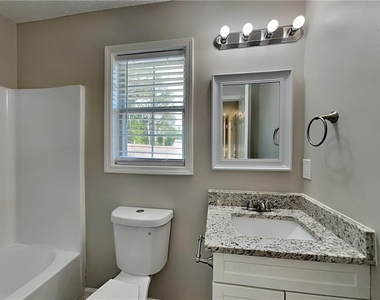 107 Ivy Trace Lane - Photo Thumbnail 14