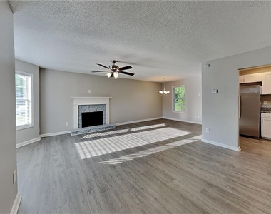 107 Ivy Trace Lane - Photo Thumbnail 2