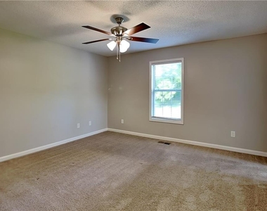 107 Ivy Trace Lane - Photo Thumbnail 5