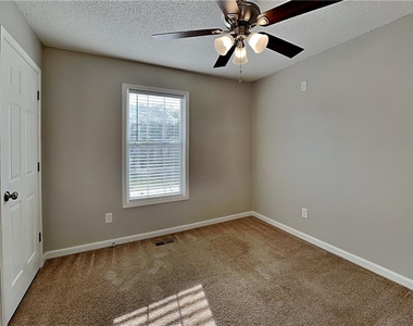 107 Ivy Trace Lane - Photo Thumbnail 13
