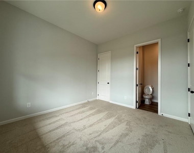 3235 Willow Glade Trail - Photo Thumbnail 5